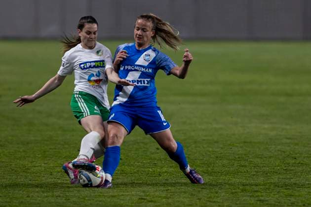 Simple Hungarian Women s CUP Final 2025 Diana Csanyi of MTK Budapest competes for the ball during the match at the Simple Hungarian Women CUP Final 2025 at New Hidegkuti Nandor Stadium in Budapest, Hungary, on April 24, 2025. Budapest Hungary  Copyright: xRobertxSzaniszlox originalFilename:szaniszlo-notitle250424_npnwB.jpg