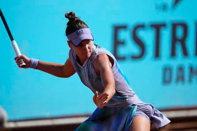 April 25, 2025, Madrid, Madrid, Spain: Veronika Kudermetova of Russia in action against Cristina Bucsa of Spain during the Mutua Madrid Open 2025, ATP, Tennis Herren Masters 1000 and WTA, Tennis Damen 1000 tennis tournament, celebrated at Caja Magica on April 25, 2025 in Madrid, Spain. Madrid Spain - ZUMAa181 20250425_zaa_a181_058 Copyright: xOscarxJ.xBarrosox