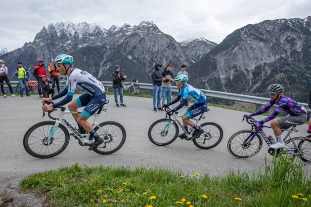 CYCLING - Tour of the Alps 2025 LIENZ,AUSTRIA,25.APR.25 - CYCLING - Tour of the Alps, stage 5, Lienz - Lienz. Image shows Fran Miholjevic (CRO Bahrain-Victorious), Finlay Pickering (GBR Bahrain-Victorious) and Koen Bouwman (NED Jayco Alula).  GEPAxpictures xDavidxGeieregger
