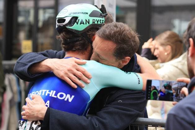 Tour des Alpes 2025 - UCI Cycling Race Tour of the Alps Pierre Teyssot MAXPPP ; Tour des Alpes 2025 - UCI Cycling Race Tour of the Alps. Lienz, Austria on April 25, 2025. Stage 5, 112.2 km from Lienz to Lienz. Emmanuel father of Paul Seixas (FRA) together Pierre Teyssot Maxppp Lienz Lienz Osttirol Austria  Copyright: xMAXPPPxPierrexTeyssotx TEP65107 TEP65107