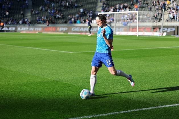 2. Fußball Bundesliga, Hertha BSC - 1. FC Magdeburg Freisteller, Einzelbild. Fabian Reese (Hertha BSC Berlin 11), während der Begegnung in der 2. Fußball Bundesliga, Hertha BSC - 1. FC Magdeburg in Berlin, Olympiastadion, am 25.04.2025. DFB regulations prohibit any use of photographs as image sequences and or quasi video.