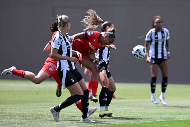 Janocy Madelen (ACF Fiorentina) header during ACF Fiorentina vs Juventus FC, Italian football Serie A Women match in Bagno a Ripoli (FI), Italy, April 25 2025  Copyright: xFilippoxTomasi IPAxSportx xipa-agency.netx xx IPA_56884877 IPA_Agency_IPA56884877