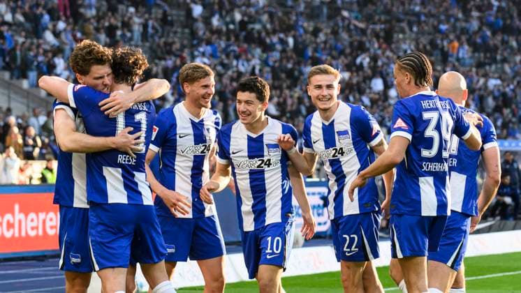 im Bild v.l.: Linus Gechter (Hertha BSC, 44), Fabian Reese (Hertha BSC, 11), Kopfballtor durch Linus Gechter (Hertha BSC, 44), Tor, Tor, Treffer, Jubel, Torjubel, Freude, Begeisterung, feiert, GER, Berlin, Fussball, Hertha BSC vs 1.FC Magdeburg, DFB, Bundesliga, Spielzeit 2024 2025, DFB DFL REGULATIONS PROHIBIT ANY USE OF PHOTOGRAPHS AS IMAGE SEQUENCES AND OR QUASI-VIDEO, 25.04.2025