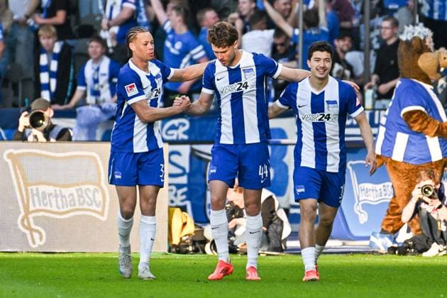 Fussball 2.Bundesliga, Hertha BSC Berlin - 1.FC Magdeburg 25.04.2025, xdanx, Fussball 2.Bundesliga, Hertha BSC Berlin - 1.FC Magdeburg v.l.Derry Scherhant (Hertha BSC), Torschuetze Linus Gechter (Hertha BSC), Ibrahim Maza (Hertha BSC), Jubel ueber das Tor (DFL DFB REGULATIONS PROHIBIT ANY USE OF PHOTOGRAPHS as IMAGE SEQUENCES and or QUASI-VIDEO) Daniel Lakomski Mix1Press Berlin Olympiastadion Berlin Deutschland (DEU)