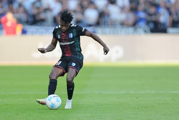 2. Fußball Bundesliga, Hertha BSC - 1. FC Magdeburg Freisteller, Einzelbild. Lubambo Musonda (Magdeburg 19), während der Begegnung in der 2. Fußball Bundesliga, Hertha BSC - 1. FC Magdeburg in Berlin, Olympiastadion, am 25.04.2025. DFB regulations prohibit any use of photographs as image sequences and or quasi video.