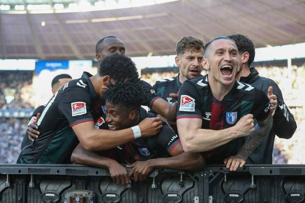 25.04.2025, xtgx, Fussball - 2.Bundesliga, Hertha BSC Berlin - 1.FC Magdeburg emspor, v.l. Jubel nach dem 0:1 durch Lubambo Musonda (Magdeburg, 19) (DFL DFB REGULATIONS PROHIBIT ANY USE OF PHOTOGRAPHS as IMAGE SEQUENCES and or QUASI-VIDEO) Berlin