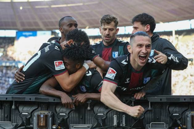 Sport Themen der Woche KW17 Sport Bilder des Tages 25.04.2025, xtgx, Fussball - 2.Bundesliga, Hertha BSC Berlin - 1.FC Magdeburg emspor, v.l. Jubel nach dem 0:1 durch Lubambo Musonda (Magdeburg, 19) (DFL DFB REGULATIONS PROHIBIT ANY USE OF PHOTOGRAPHS as IMAGE SEQUENCES and or QUASI-VIDEO) Berlin *** 25 04 2025, xtgx, Soccer 2 Bundesliga, Hertha BSC Berlin 1 FC Magdeburg emspor, v l jubilation after the 0 1 by Lubambo Musonda Magdeburg, 19 DFL DFB REGULATIONS PROHIBIT ANY USE OF PHOTOGRAPHS as IMAGE SEQUENCES and or QUASI VIDEO Berlin