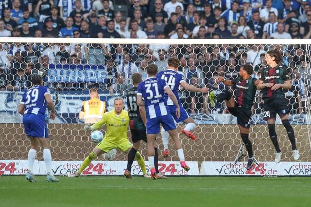 25.04.2025, xtgx, Fussball - 2.Bundesliga, Hertha BSC Berlin - 1.FC Magdeburg emspor, v.l. Tor zum 1:1 durch Linus Gechter (Hertha, 44) (DFL DFB REGULATIONS PROHIBIT ANY USE OF PHOTOGRAPHS as IMAGE SEQUENCES and or QUASI-VIDEO) Berlin