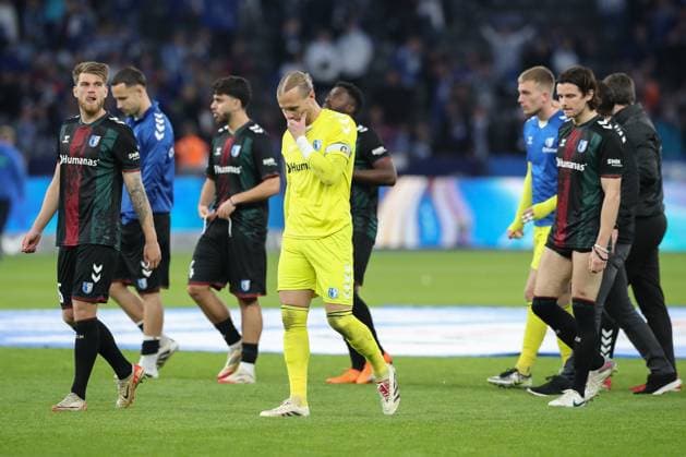 25.04.2025, xtgx, Fussball - 2.Bundesliga, Hertha BSC Berlin - 1.FC Magdeburg emspor, v.l. Dominik Reimann (Magdeburg, 1) nachdenklich (DFL DFB REGULATIONS PROHIBIT ANY USE OF PHOTOGRAPHS as IMAGE SEQUENCES and or QUASI-VIDEO) Berlin