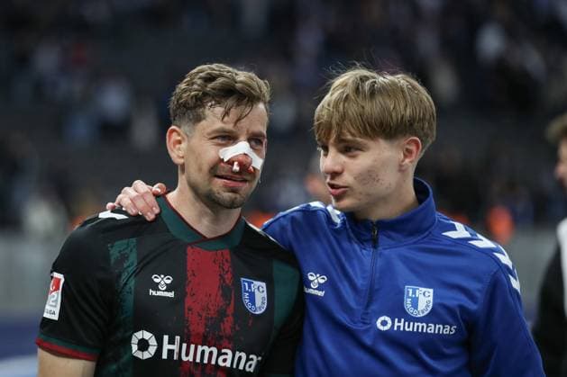 25.04.2025, xtgx, Fussball - 2.Bundesliga, Hertha BSC Berlin - 1.FC Magdeburg emspor, v.l. Alexander Nollenberger (Magdeburg, 17 ), Magnus Baars(Magdeburg, 31) (DFL DFB REGULATIONS PROHIBIT ANY USE OF PHOTOGRAPHS as IMAGE SEQUENCES and or QUASI-VIDEO) Berlin