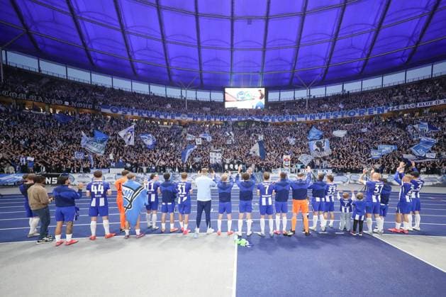25.04.2025, xtgx, Fussball - 2.Bundesliga, Hertha BSC Berlin - 1.FC Magdeburg emspor, v.l. Berlin vor ihren Fans (DFL DFB REGULATIONS PROHIBIT ANY USE OF PHOTOGRAPHS as IMAGE SEQUENCES and or QUASI-VIDEO) Berlin