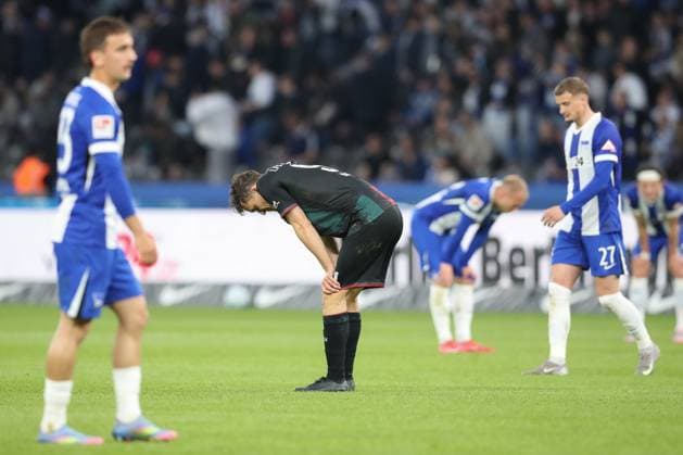 25.04.2025, xtgx, Fussball - 2.Bundesliga, Hertha BSC Berlin - 1.FC Magdeburg emspor, v.l. Martijn Kaars (Magdeburg, 9) enttaeuscht, schaut enttaeuscht, niedergeschlagen, disappointed (DFL DFB REGULATIONS PROHIBIT ANY USE OF PHOTOGRAPHS as IMAGE SEQUENCES and or QUASI-VIDEO) Berlin