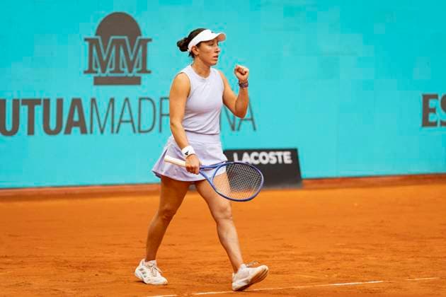 Mutua Madrid Open 2025 Jessica Pegula of USA celebrates victory after his match against Eva Lys of Germany during the second round match of the Mutua Madrid Open 2025 tournament celebrated at La Caja Magica on April 25, 2025 in Madrid, Spain. Madrid La Caja Magica Madrid Spain Copyright: xAlbertoxGardinx AGardin_20250425_Mutua_Madrid_Open_10396