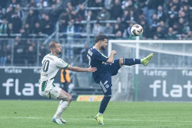 Regionalliga West: Borussia Mönchengladbach II - MSV Duisburg; 25.04.2025 Kushtrim Asallari (Borussia Mönchengladbach II, 10), Can Coskun (MSV Duisburg, 27) Regionalliga West: Borussia Mönchengladbach II - MSV Duisburg; Borussia-Park, Mönchengladbach; 25.04.2025 Copyright: xBEAUTIFULxSPORTS Buriakovx
