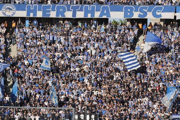 Hertha Fans, Deutschland, Berlin, Olympiastadion, Fussball, Herren, Saison 2024 2025, 2. Bundesliga (31. Spieltag), Hertha BSC - 1. FC Magdeburg