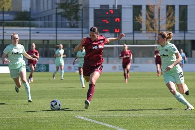 1. Bundesliga Frauen: RB Leipzig vs. SGS Essen, 26.04.25 Giovanna Hoffmann (7, RB Leipzig). Fußball, Google Pixel Frauen-Bundesliga, Saison 2024 2025, 20. Spieltag: RB Leipzig vs. SGS Essen am 26.04.25, RB-Akademie Cottaweg. DFB REGULATIONS PROHIBIT ANY USE OF PHOTOGRAPHS AS IMAGE SEQUENCES AND OR QUASI-VIDEO. Copyright: xBEAUTIFULxSPORTS JanxKaeferx