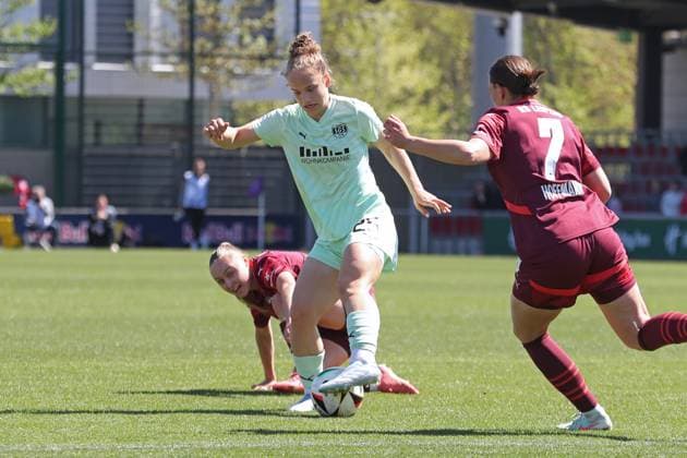 1. Bundesliga Frauen: RB Leipzig vs. SGS Essen, 26.04.25 Paulina Platner (25, SGS Essen). Fußball, Google Pixel Frauen-Bundesliga, Saison 2024 2025, 20. Spieltag: RB Leipzig vs. SGS Essen am 26.04.25, RB-Akademie Cottaweg. DFB REGULATIONS PROHIBIT ANY USE OF PHOTOGRAPHS AS IMAGE SEQUENCES AND OR QUASI-VIDEO. Copyright: xBEAUTIFULxSPORTS JanxKaeferx