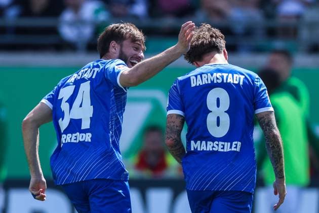 Fußball 2. Bundesliga 31. Spieltag SC Preußen Münster - SV Darmstadt 98 am 26.04.2025 im LVM-Preußenstadion in Münster Torjubel zum 0:1 durch Luca Marseiler ( Darmstadt ) DFL regulations prohibit any use of photographs as image sequences and or quasi-video.