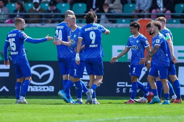 Fußball 2. Bundesliga 31. Spieltag SC Preußen Münster - SV Darmstadt 98 am 26.04.2025 im LVM-Preußenstadion in Münster Torjubel zum 0:1 durch Luca Marseiler ( Darmstadt ) DFL regulations prohibit any use of photographs as image sequences and or quasi-video.