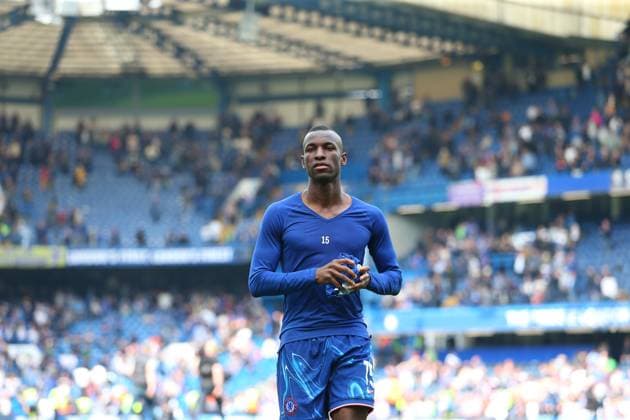 26th April 2025; Stamford Bridge, Chelsea, London, England: Premier League Football, Chelsea versus Everton; Nicolas Jackson of Chelsea on his way to give away his match worn shirt to a fan  ActionPlus12779125 KatiexChan