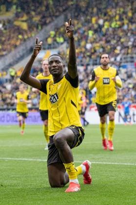 Bilder des Jahres 2025, Sport 04 April Sport Themen der Woche KW17 Sport Bilder des Tages Tor zum 0:1 durch Serhou Guirassy (Borussia Dortmund, 09), Jubel, Torjubel. GER, TSG 1899 Hoffenheim vs. Borussia Dortmund, Fussball, Herren, 1. Bundesliga, 31. Spieltag, Spielzeit 2024 2025, 26.04.2025, DFL DFB REGULATIONS PROHIBIT ANY USE OF PHOTOGRAPHS AS IMAGE SEQUENCES AND OR QUASI-VIDEO, GER, TSG 1899 Hoffenheim vs. Borussia Dortmund, Fussball, Herren, 1. Bundesliga, 31. Spieltag, Spielzeit 2024 2025, 26.04.2025 Sinsheim *** Goal for 0 1 by Serhou Guirassy Borussia Dortmund, 09 , Cheers, Goal celebration GER, TSG 1899 Hoffenheim vs Borussia Dortmund, Football, Men, 1 Bundesliga, Matchday 31, Season 2024 2025, 26 04 2025, DFL DFB REGULATES PROHIBIT ANY USE OF PHOTOGRAPHS AS IMAGE SEQUENCES AND OR QUASI VIDEO, GER, TSG 1899 Hoffenheim vs Borussia Dortmund, Football, Men, 1 Bundesliga, 31 Matchday, Season 2024 2025, 26 04 2025 Sinsheim Copyright: xEibner-Pressefoto WolfgangxFrankx EP_WFK