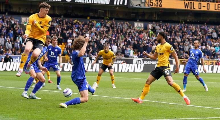 Wolverhampton, England, 26th April 2025. Matheus Cunha of Wolverhampton Wanderers (2L) scores the opening goal during the Wolverhampton Wanderers vs Leicester City Premier League match at Molineux, Wolverhampton. Picture credit should read: Andrew Yates Sportimage EDITORIAL USE ONLY. No use with unauthorised audio, video, data, fixture lists, club league logos or live services. Online in-match use limited to 120 images, no video emulation. No use in betting, games or single club league player publications. SPI_002_AY_WOLVES_LEICESTER SPI-3887-0002