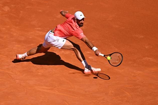 Mutua Madrid Open - Men s First Round Novak Djokovic (SRB) during his first round match at the Mutua Madrid Open in Madrid , Spain, on April, 26, 2025. Photo by Corinne Dubreuil ABACAPRESS.COM Madrid Spain  Copyright: xDubreuilxCorinne ABACAx