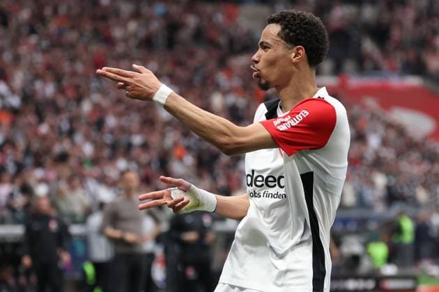2025.04.26 xJAx Fussball 1. Bundesliga Eintracht Frankfurt - RB Leibzig v.l.,Hugo Ekitike (Eintracht Frankfurt) köpfte das 3:0, Torjubel, Goal celebration, celebrate the goal (DFL DFB REGULATIONS PROHIBIT ANY USE OF PHOTOGRAPHS as IMAGE SEQUENCES and or QUASI-VIDEO) Copyright: JoaquimxFerreira
