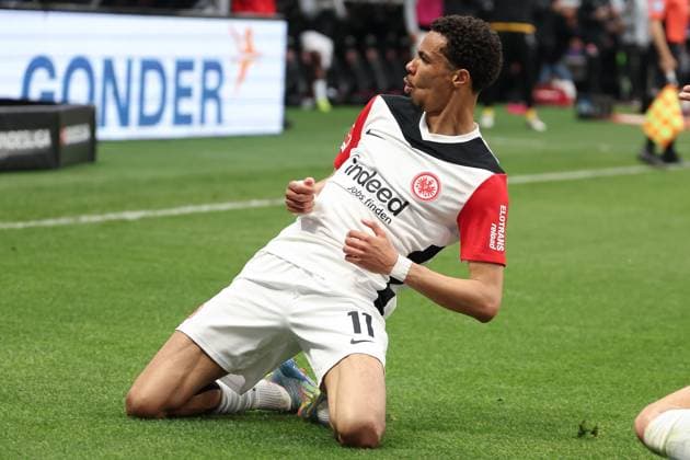 2025.04.26 xJAx Fussball 1. Bundesliga Eintracht Frankfurt - RB Leibzig v.l., Hugo Ekitike (Eintracht Frankfurt) Torjubel, Goal celebration, celebrate the goal (DFL DFB REGULATIONS PROHIBIT ANY USE OF PHOTOGRAPHS as IMAGE SEQUENCES and or QUASI-VIDEO) Copyright: JoaquimxFerreira