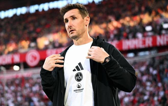 Fussball, 2. Bundesliga, Deutschland, Herren, Saison 2024 2025, 31. Spieltag, Merkur-Spiel-Arena Düsseldorf, Fortuna Düsseldorf - FC Nürnberg; Cheftrainer Miroslav Klose (FCN). Einzelbild, Portrait, Porträt.