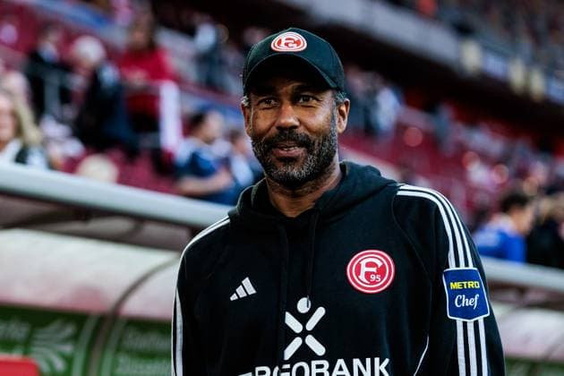2. Fussball Bundesliga; Fortuna Düsseldorf 1895 - 1. FC Nürnberg; 26.04.2025 Daniel Thioune (Trainer Fortuna Düsseldorf) 2. Fussball Bundesliga, Fortuna Düsseldorf 1895 - 1. FC Nürnberg, Düsseldorf, Merkur Spiel-Arena am 26.04.2025 DFL REGULATIONS PROHIBIT ANY USE OF PHOTOGRAPHS AS IMAGE SEQUENCES AND OR QUASI-VIDEO.