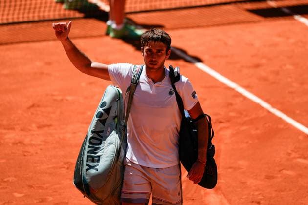 April 26, 2025, Madrid, Madrid, SPAIN: Tomas Martin Etcheverry of Argentina saludates to the supporters against Lorenzo Musetti of Italy during the Mutua Madrid Open 2025, ATP, Tennis Herren Masters 1000 and WTA, Tennis Damen 1000, tennis tournament celebrated at Caja Magica on April 26, 2025 in Madrid, Spain. Madrid SPAIN - ZUMAa181 20250426_zaa_a181_136 Copyright: xDennisxAgyemanx