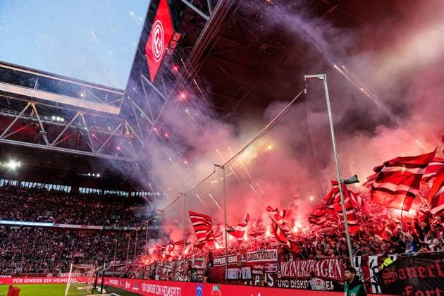 2. Fussball Bundesliga; Fortuna Düsseldorf 1895 - 1. FC Nürnberg; 26.04.2025 Feuerwerk Heimkurve Fortuna Düsseldorf zu Spielbeginn 2. Fussball Bundesliga, Fortuna Düsseldorf 1895 - 1. FC Nürnberg, Düsseldorf, Merkur Spiel-Arena am 26.04.2025 DFL REGULATIONS PROHIBIT ANY USE OF PHOTOGRAPHS AS IMAGE SEQUENCES AND OR QUASI-VIDEO.