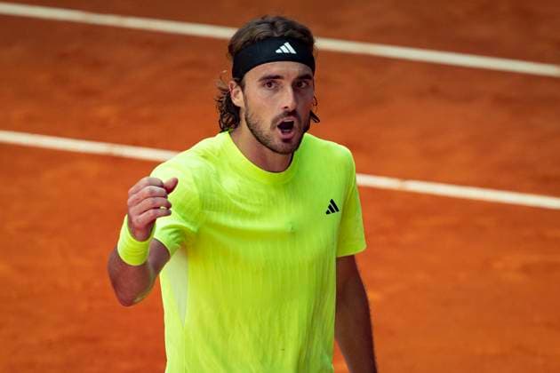 Mutua Madrid Open 2025 Stefanos Tsitsipas of Greece celebrates a set won against Jan-Lennard Struff of Germany during the second round match of the Mutua Madrid Open 2025 tournament celebrated at La Caja Magica on April 26, 2025 in Madrid, Spain. Madrid La Caja Magica Madrid Spain Copyright: xAlbertoxGardinx AGardin_20250426_Mutua_Madrid_Open_0709