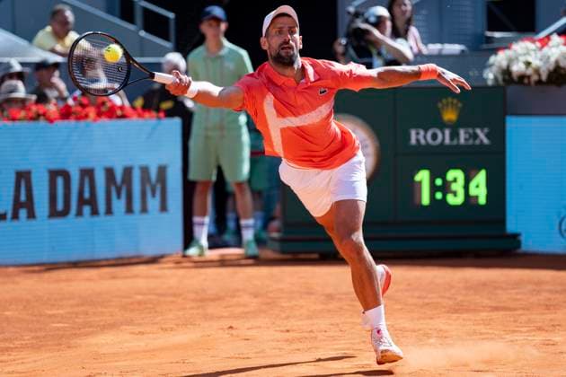 Mutua Madrid Open 2025 Novak Djokovic of Serbia plays a forehand against Matteo Arnaldi of Italy in the Men s Singles Second Round match during the Mutua Madrid Open 2025 tournament celebrated at La Caja Magica on April 26, 2025 in Madrid, Spain. Madrid La Caja Magica Madrid Spain Copyright: xAlbertoxGardinx AGardin_20250426_Mutua_Madrid_Open_0761