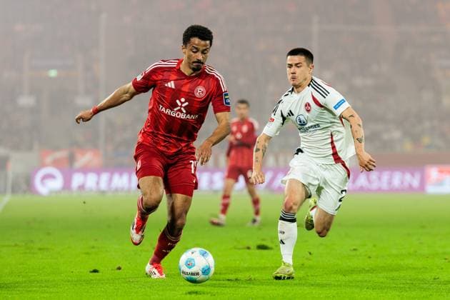 2. Fussball Bundesliga; Fortuna Düsseldorf 1895 - 1. FC Nürnberg; 26.04.2025 Zweikampf Emmanuel Iyoha (Fortuna Düsseldorf, 19), Oliver Villadsen (1. FC Nürnberg, 2) 2. Fussball Bundesliga, Fortuna Düsseldorf 1895 - 1. FC Nürnberg, Düsseldorf, Merkur Spiel-Arena am 26.04.2025 DFL REGULATIONS PROHIBIT ANY USE OF PHOTOGRAPHS AS IMAGE SEQUENCES AND OR QUASI-VIDEO.