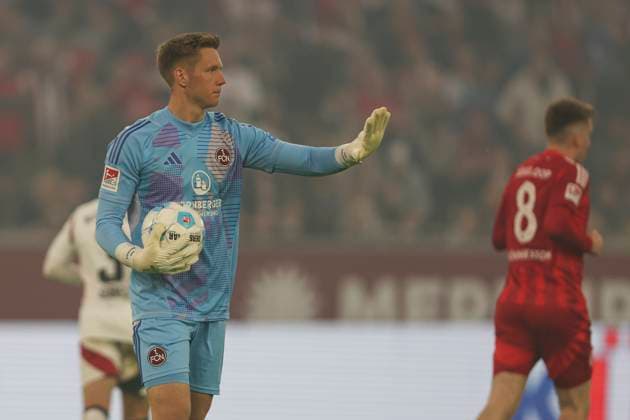 Torwart Jan Reichert (1.FC Nürnberg) gestikuliert, Gestik waehrend des Spiels der 2. Bundesliga zwischen Fortuna Düsseldorf und 1. FC Nürnberg im Merkur Spiel-Arena am 26. April 2025 in Düsseldorf, Deutschland. (Foto von Oliver Kaelke DeFodi Images) +++ Torwart Jan Reichert (1.FC Nürnberg) gestures during the 2. Bundesliga match between Fortuna Düsseldorf and 1. FC Nürnberg at Merkur Spiel-Arena on April 26, 2025 in Düsseldorf, Germany. (Photo by Oliver Kaelke DeFodi Images) DFB DFL REGULATIONS PROHIBIT ANY USE OF PHOTOGRAPHS AS IMAGE SEQUENCES AND OR QUASI-VIDEO. (Photo by Oliver Kaelke DeFodi Images)