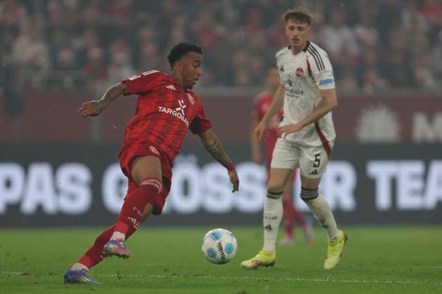 Mayron van Brederode (Fortuna Duesseldorf) in Aktion, am Ball, Einzelaktion waehrend des Spiels der 2. Bundesliga zwischen Fortuna Düsseldorf und 1. FC Nürnberg im Merkur Spiel-Arena am 26. April 2025 in Düsseldorf, Deutschland. (Foto von Oliver Kaelke DeFodi Images) +++ Mayron van Brederode (Fortuna Duesseldorf) controls the ball during the 2. Bundesliga match between Fortuna Düsseldorf and 1. FC Nürnberg at Merkur Spiel-Arena on April 26, 2025 in Düsseldorf, Germany. (Photo by Oliver Kaelke DeFodi Images) DFB DFL REGULATIONS PROHIBIT ANY USE OF PHOTOGRAPHS AS IMAGE SEQUENCES AND OR QUASI-VIDEO. (Photo by Oliver Kaelke DeFodi Images)