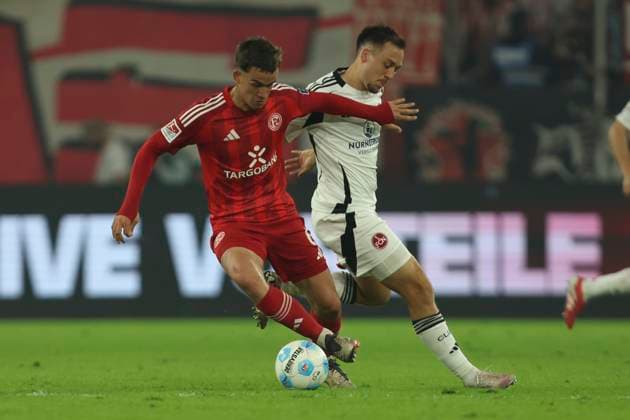 Giovanni Haag (Fortuna Duesseldorf) und Julian Justvan (1.FC Nürnberg) im Zweikampf waehrend des Spiels der 2. Bundesliga zwischen Fortuna Düsseldorf und 1. FC Nürnberg im Merkur Spiel-Arena am 26. April 2025 in Düsseldorf, Deutschland. (Foto von Oliver Kaelke DeFodi Images) +++ Giovanni Haag (Fortuna Duesseldorf) und Julian Justvan (1.FC Nürnberg) battle for the ball during the 2. Bundesliga match between Fortuna Düsseldorf and 1. FC Nürnberg at Merkur Spiel-Arena on April 26, 2025 in Düsseldorf, Germany. (Photo by Oliver Kaelke DeFodi Images) DFB DFL REGULATIONS PROHIBIT ANY USE OF PHOTOGRAPHS AS IMAGE SEQUENCES AND OR QUASI-VIDEO. (Photo by Oliver Kaelke DeFodi Images)