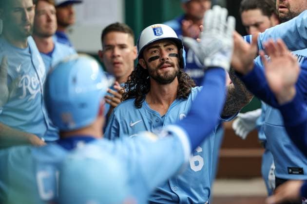 MLB, Baseball Herren, USA 2025: Astros Vs Royals APR 26 April 26, 2025: Kansas City Royals third baseman Jonathan India (6) celebrates scoring a run with teammates on a sacrifice fly from Kansas City Royals left fielder Mark Canha (21) during the first inning against the Houston Astros at Kauffman Stadium in Kansas City, MO. David Smith CSM (Credit Image: Â David Smith Cal Media) Kansas City Mo United States of America EDITORIAL USE ONLY Copyright: xx ZUMA-20250426_zma_c04_136.jpg DavidxSmithx csmphotothree378647