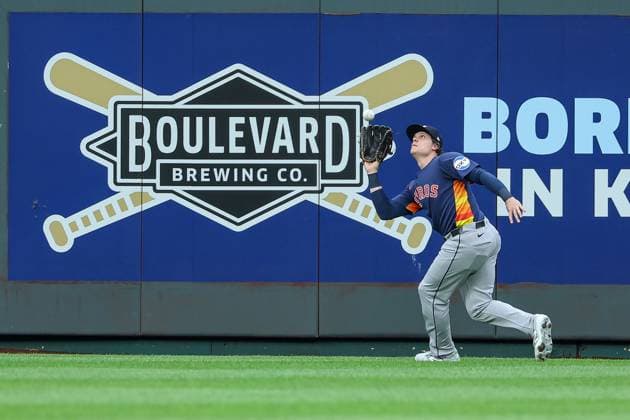 MLB, Baseball Herren, USA 2025: Astros Vs Royals APR 26 April 26, 2025: Houston Astros center fielder Jake Meyers (6) catches a fly ball for an out on Kansas City Royals third baseman Jonathan India (6) during the third inning at Kauffman Stadium in Kansas City, MO. David Smith CSM (Credit Image: Â David Smith Cal Media) Kansas City Mo United States of America EDITORIAL USE ONLY Copyright: xx ZUMA-20250426_zma_c04_181.jpg DavidxSmithx csmphotothree378708