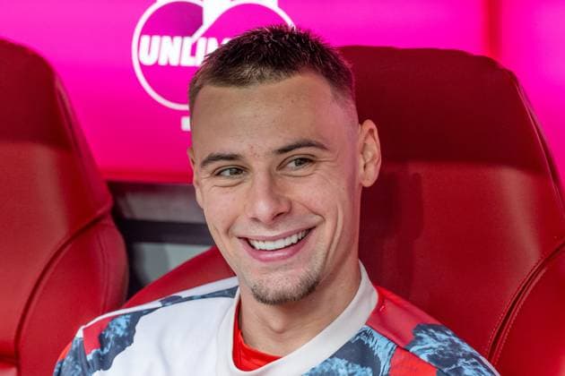 Gabriel Vidovic (FC Bayern Muenchen, 24) lachend laechelnd Portrait Portraet. GER, FC Bayern Muenchen vs. 1. FSV Mainz 05, Fussball, Bundesliga, 31. Spieltag, Spielzeit 2024 2025, 26.04.2025. (DFL DFB REGULATIONS PROHIBIT ANY USE OF PHOTOGRAPHS as IMAGE SEQUENCES and or QUASI-VIDEO). GER, FC Bayern Muenchen vs. 1. FSV Mainz 05, Fussball, Bundesliga, 31. Spieltag, Spielzeit 2024 2025, 26.04.2025. Muenchen Copyright: xEibner-Pressefoto HeikexFeinerx EP_HFR
