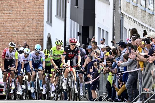 The breakaway group pictured during the men elite race of the Liege-Bastogne-Liege one day cycling event, 252km from Liege, over Bastogne to Liege, Sunday 27 April 2025. MAARTENxSTRAETEMANS  x121975845x