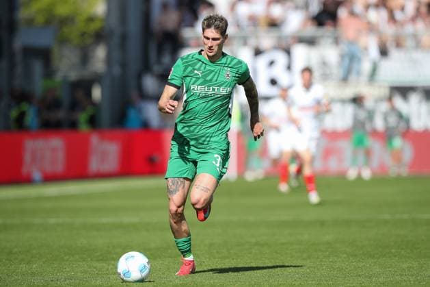 26.04.2025, xtgx, Fussball 1. Bundesliga, Holstein Kiel - Borussia Mönchengladbach emspor, v.l. Tomas Cvancara (Gladbach, 31) Freisteller, Einzelbild, Ganzkoerper, single frame (DFL DFB REGULATIONS PROHIBIT ANY USE OF PHOTOGRAPHS as IMAGE SEQUENCES and or QUASI-VIDEO) Kiel