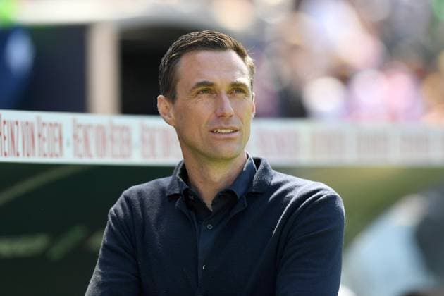 Sportdirektor Marcus Mann (Hannover 96) schaut waehrend des Spiels der 2. Bundesliga zwischen Hannover 96 und 1. FC Köln in der Heinz von Heiden Arena am 27. April 2025 in Hannover, Deutschland. (Foto von Ralf Treese DeFodi Images) +++ Sportdirektor Marcus Mann (Hannover 96) looks on during the 2. Bundesliga match between Hannover 96 and 1. FC Köln at Heinz von Heiden Arena on April 27, 2025 in Hanover, Germany. (Photo by Ralf Treese DeFodi Images) DFB DFL REGULATIONS PROHIBIT ANY USE OF PHOTOGRAPHS AS IMAGE SEQUENCES AND OR QUASI-VIDEO. (Photo by Ralf Treese DeFodi Images)
