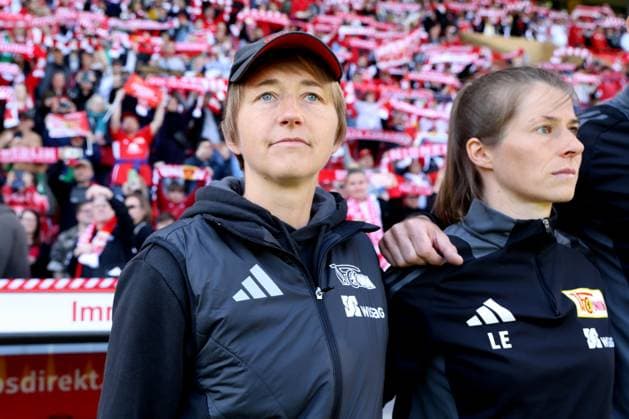 DEU, 2.BL, Frauen, 1.FC Union vs. Borussia Moenchengladbach, 27.04.2025, Stadion Alte Foersterei, Berlin, DEU, 2.BL, Frauen, 1.FC Union vs. Borussia Moenchengladbach, im Bild: Cheftrainerin Ailien Poese (1.FC Union Berlin) DFL - regulations prohibit any use of Photographs as image sequences and or quasi-video