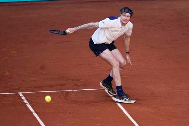 April 27, 2025, Madrid, Madrid, Spain: Aleksander Bublik of Kazakhstan in action against Andrey Rublev of Russia during the Mutua Madrid Open 2025, ATP, Tennis Herren Masters 1000 and WTA, Tennis Damen 1000 tennis tournament, celebrated at Caja Magica on April 27, 2025 in Madrid, Spain. Madrid Spain - ZUMAa181 20250427_zaa_a181_072 Copyright: xOscarxJ.xBarrosox
