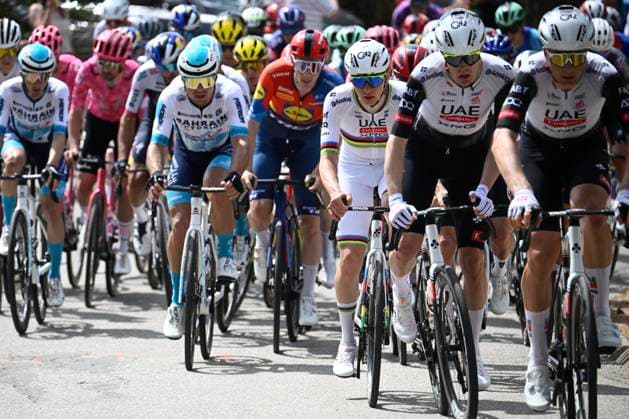 Liege Bastogne Liege 2025 Cycling Race LIEGE, BELGIUM - APRIL 25 : Pogacar Tadej (SLO) of UAE Team Emirates - XRG in the peloton during the 111th edition of Liege Bastogne Liege an UCI World Tour 1.UWT cycling race for Men Elite of 252 km with start and finish in Liege on April 25, 2025 in Liege, Belgium, 25 04 2025 ( Motordriver Guy De Vuyst - Liege Belgium  Copyright: xPeterxDexVoechtx