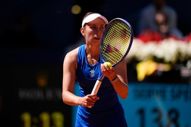 April 27, 2025, Madrid, Madrid, Spain: Elise Mertens of Belgium in action against Aryna Sabalenka of Belarus during the Mutua Madrid Open 2025, ATP, Tennis Herren Masters 1000 and WTA, Tennis Damen 1000 tennis tournament, celebrated at Caja Magica on April 27, 2025 in Madrid, Spain. Madrid Spain - ZUMAa181 20250427_zaa_a181_119 Copyright: xOscarxJ.xBarrosox