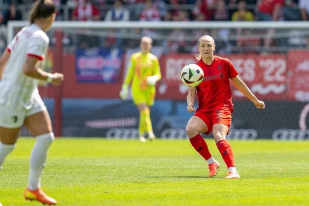 Magdalena Eriksson 5 (FC Bayern Muenchen Frauen), FC Bayern Frauen Muenchen vs. SC Freiburg, Google Pixel Frauenbundesliga, 20. Spieltag, 27.04.25 DFB regulations prohibit any use of photographs as image sequences and or quasi-video. (kolbert-press) Muenchen Bayern Deutschland